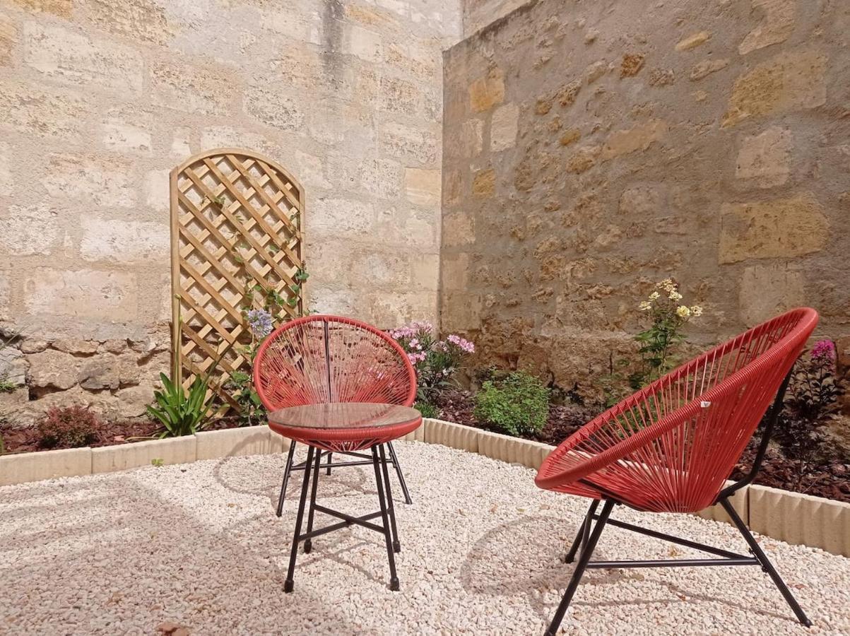 Joli Appartement Avec Jardin / Vieux-Lormont Exterior foto